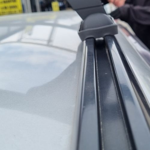 Багажник Муравей Д-Т универсальный для а/м с Т-профилем с дугами 1,2м аэро-трэвэл (82мм) черными