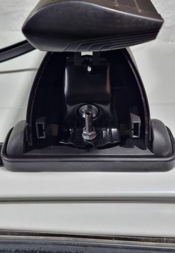 Багажник Муравей С-15 универсальный на иномарки с дугами 1,2м прямоугольными в пластике